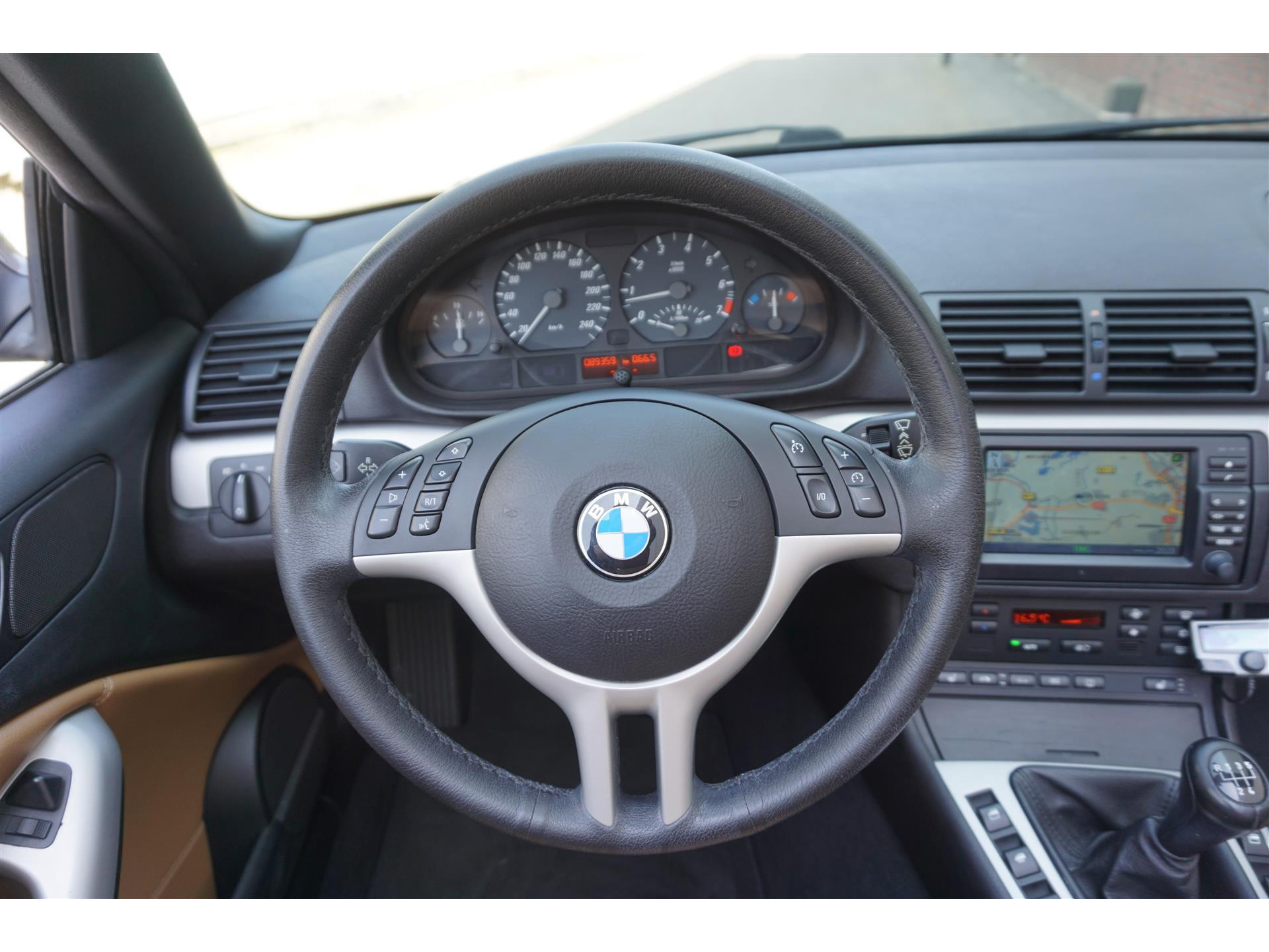 44704147-17.jpg