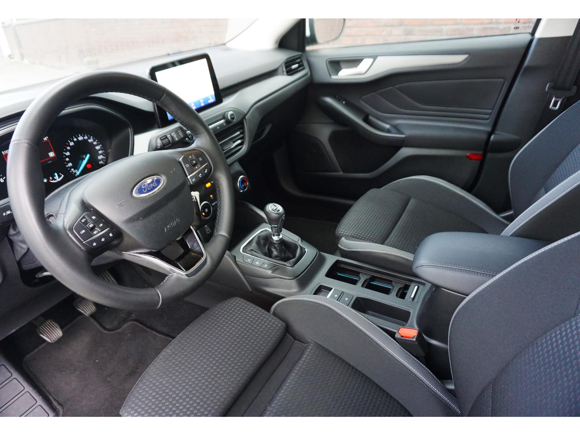 47991581-7.jpg